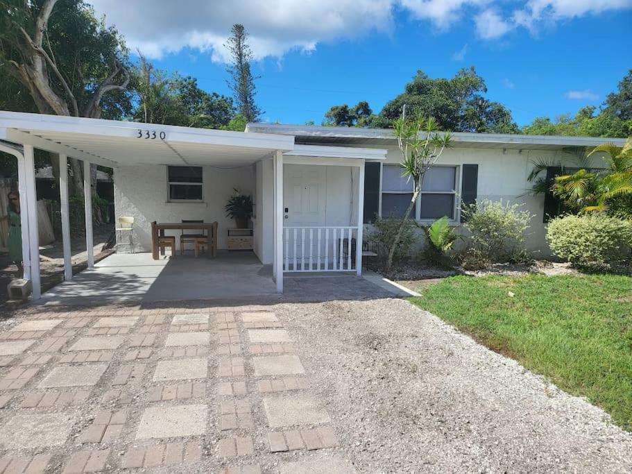 Entire Home By Siesta Key/Closed To Downtown Сарасота Екстериор снимка